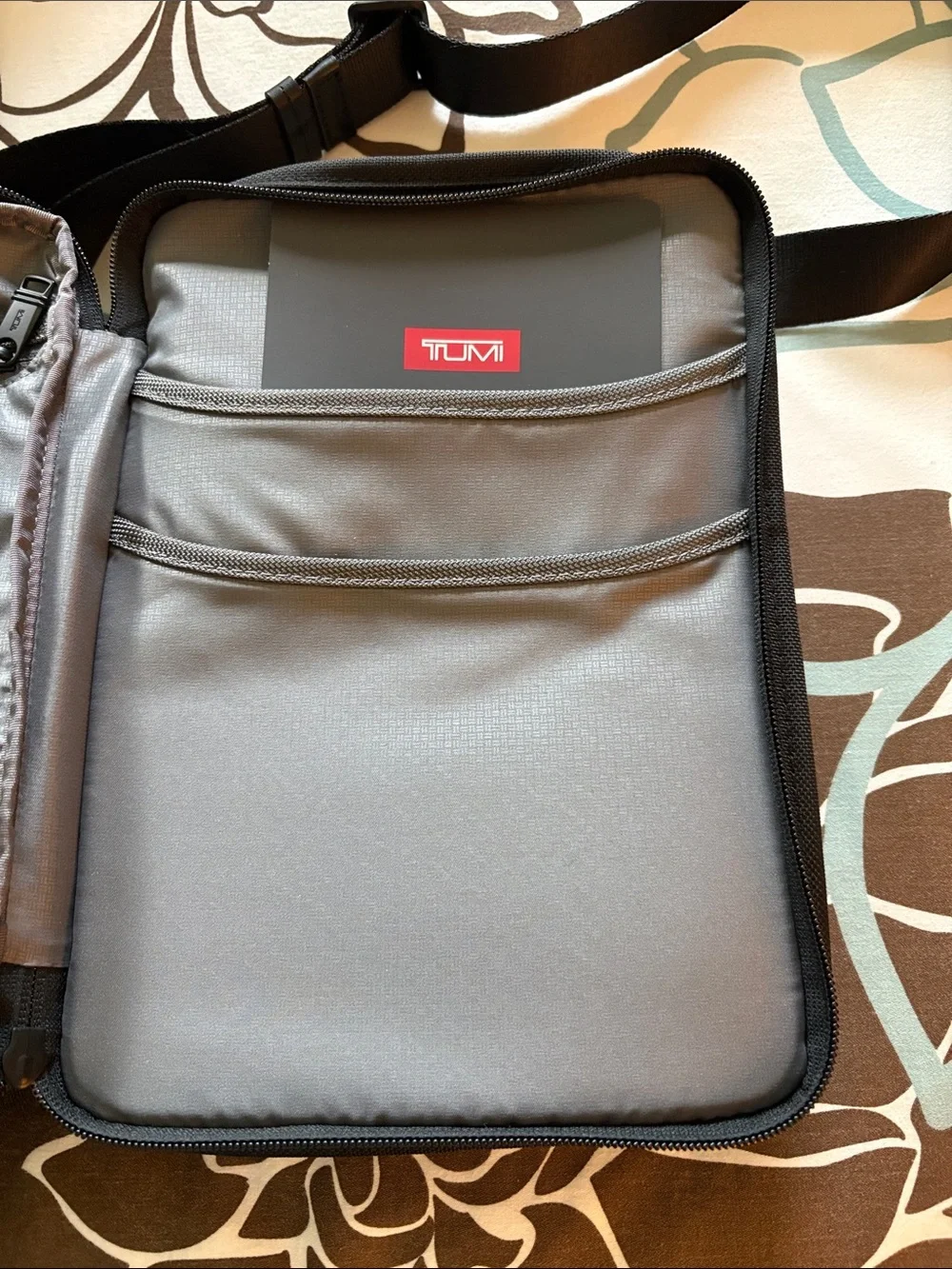 Tumi Black Compact Crossbody Messenger Bag for Men or Women